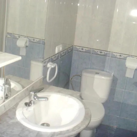 Seaside Retreat: 2-bedroom With Pool In Apartment Mogro