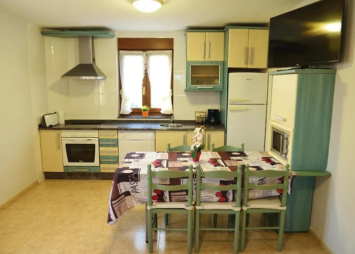 Seaside Retreat: 2-bedroom With Pool In Apartment Mogro