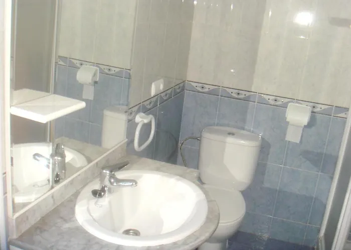 Seaside Retreat: 2-bedroom With Pool In Apartment Mogro